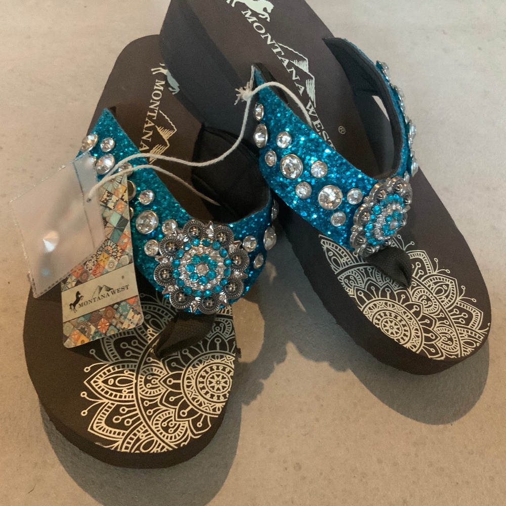NWT Montana West Flip Flops